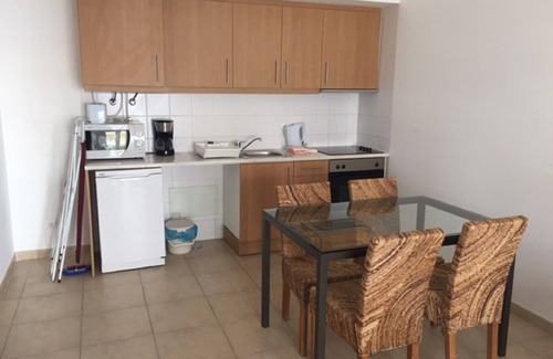 Portimao Apartment | Nice Apartment with Pool , Balcony, Air Con 15 minutes from beach great location