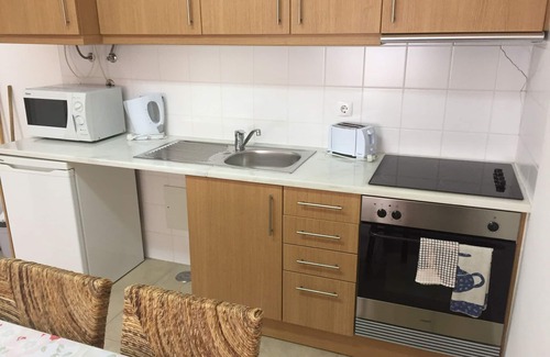 Portimao Apartment | Nice Apartment with Pool , Balcony, Air Con 15 minutes from beach great location