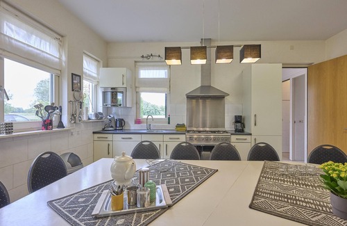 Neede House | Nice farmhouse with large garden and play loft