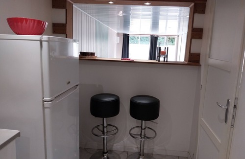 Saint-Germain-les-Corbeil Apartment | Nice one-room studio in a detached house 30km from Paris