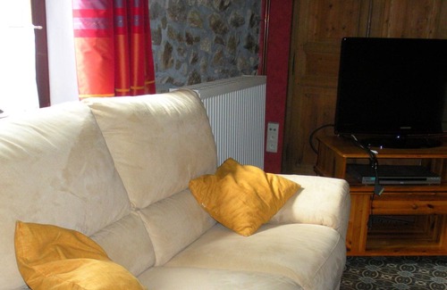 Couvin Cottage | Nice gîte with private garden in Brûly-de-Pesche