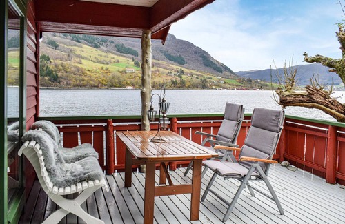 Vindafjord House | Nice home in ølensvåg with kitchen