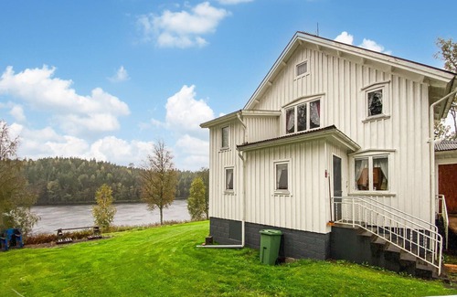 Grannas House | Nice home in Ambjörnarp with lake view