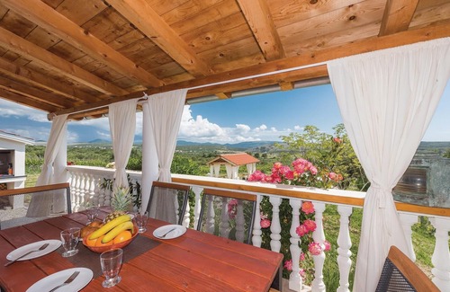 Danilo Biranj House | Nice home in Danilo with kitchen