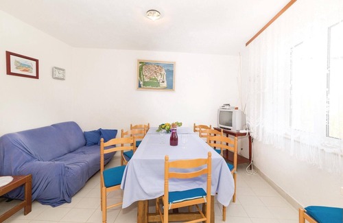 Drvenik Mali House | Nice home in Drvenik Mali with kitchen