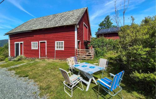 Eikelandsosen House | Nice Home In Eikelandsosen With Wifi