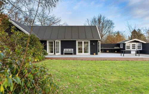 Smidstrup Strand House | Nice Home In Gilleleje With Wi-Fi