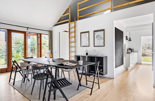 Kulhuse House | Nice home in Jægerspris with kitchen