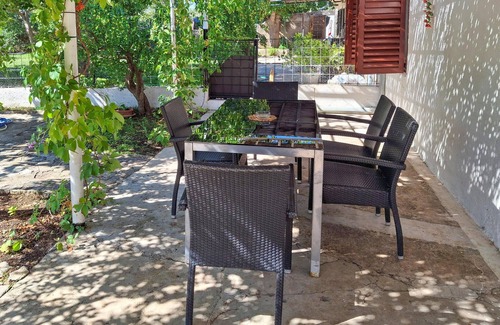 Sibenik House | Nice home in Konjevrate with kitchen