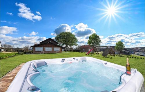 Bjelovar House | Nice Home In Kupinovac With Kitchen