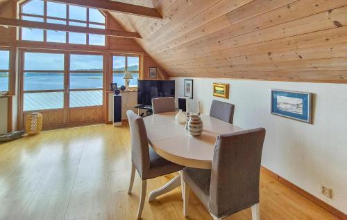 Radoy House | Nice Home In Manger With House Sea View