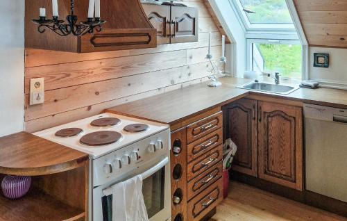 Radoy House | Nice Home In Manger With House Sea View