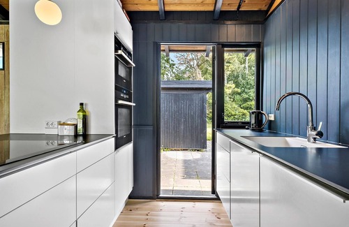 Klint House | Nice home in Nykøbing Sj with kitchen