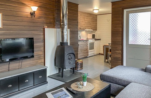 Offersøy House | Nice home in Offersøy with sauna