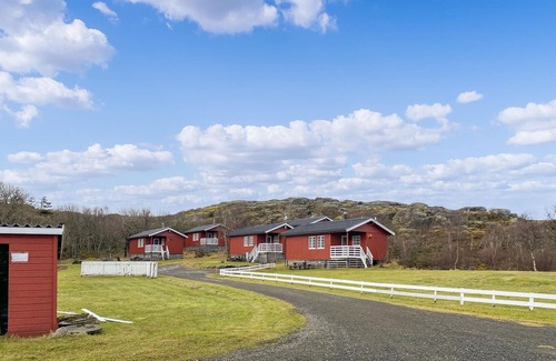 Offersøy House | Nice home in Offersøy with sauna