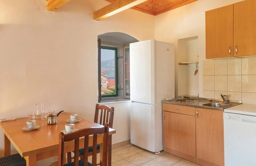 Postira House | Nice home in Postira with kitchen