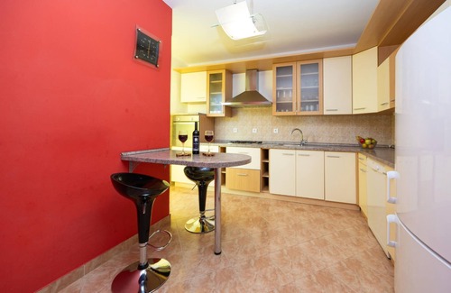 Primorski Dolac House | Nice home in Primorski Dolac with sauna