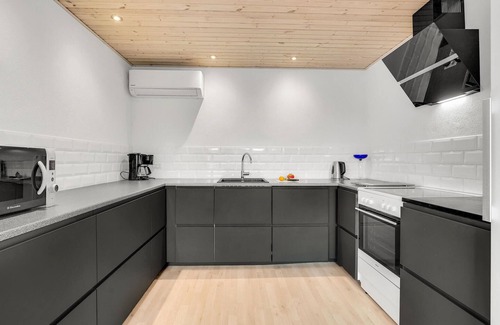Spodsbjerg House | Nice home in Rudkøbing with kitchen