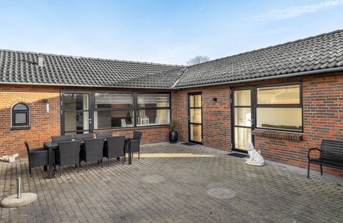 Spodsbjerg House | Nice home in Rudkøbing with kitchen