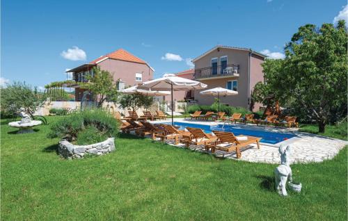 Sestanovac House | Nice Home In Sestanovac With Kitchen