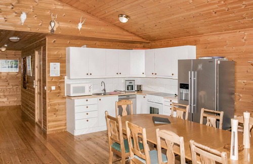 Sjernarøy House | Nice home in Sjernarøy with WiFi