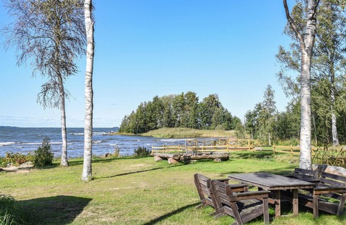 Sjotorp House | Nice home in Sjötorp with kitchen