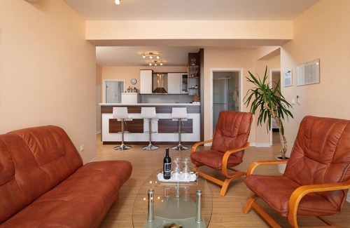 Sumartin House | Nice home in Sumartin with WiFi