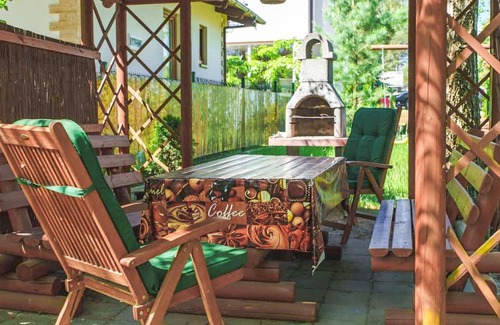 Swornegacie House | Nice home in Swornegacie with kitchen
