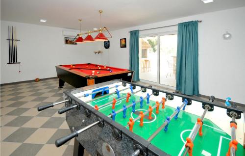 Plano House | Nice Home In Trogir With House Sea View