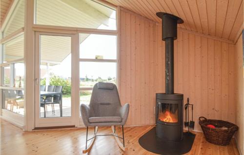 Marielyst House | Nice Home In Væggerløse With Sauna