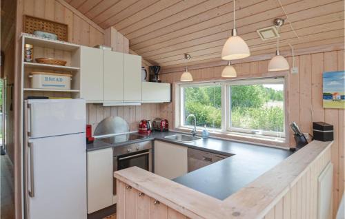 Marielyst House | Nice Home In Væggerløse With Sauna