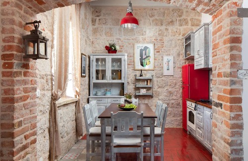 Cove Rogacic House | Nice home in Vis with kitchen