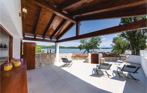 Zdrelac House | Nice Home In Zdrelac With Sauna