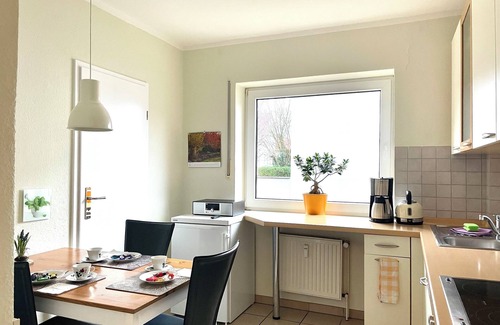 Burgeresch Apartment | Nice living in a quiet and central location - 2 bedrooms/WM/TR/1 car parking space