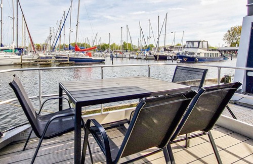 Naarderbos Boat Rental | Nice ship in Naarden with lake view