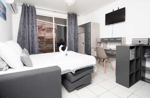 Sainte-Clotilde Apartment | Nice studio of 25 m2, perfectly arranged, located in Saint Denis
