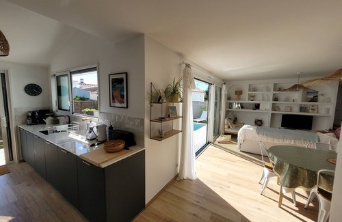 L'Epine Villa | Nice villa with swimming pool, Close to the beach and shops