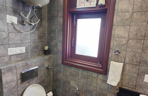 New Delhi Apartment | Nien - A clean and modern apartment in the heart of South Delhi