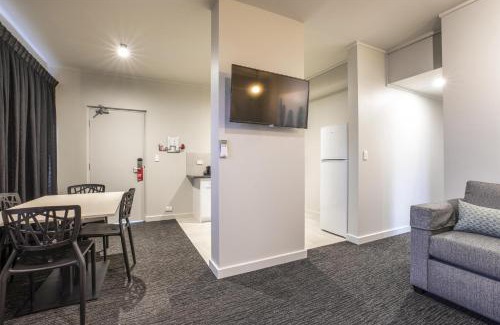 Thomastown Hotel | Nightcap at Excelsior Hotel