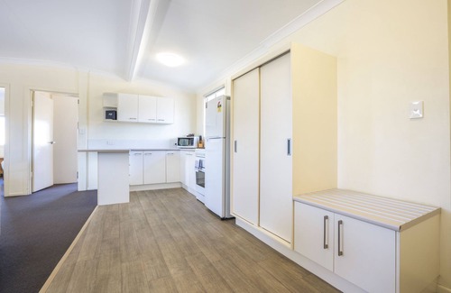 Caloundra Hotel | Nightcap at Golden Beach Tavern