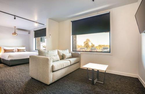 Frankston Hotel | Nightcap at The Cheeky Squire