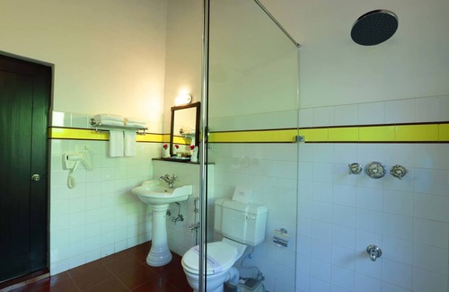 Kochi Hotel | Nihara Resort And Spa