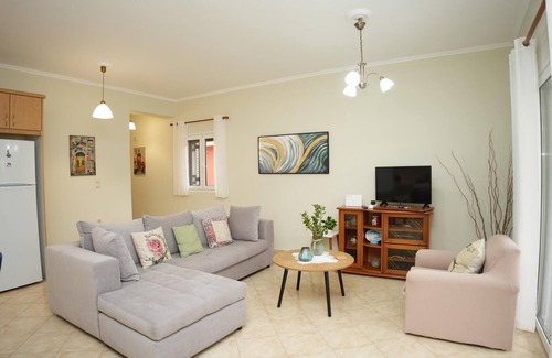 Kariotai House | Nikis Country House - Lefkada BnB Private Parking