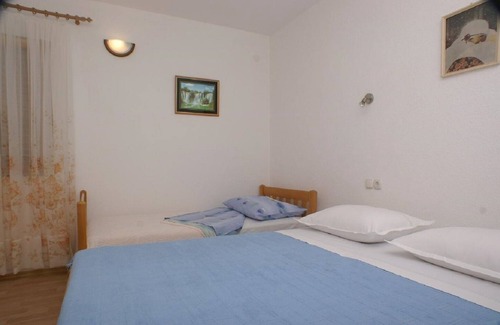 Pisak Apartment | Niko - 50 m From Pebble Beach - A5 Prizemlje