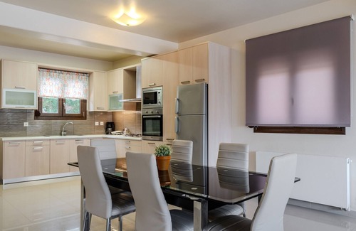 Palaiokastro Villa | Nikos Villa in Palaiokastro near the beach and taverns