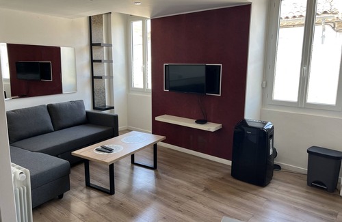 Quartier Administrations Condo | NIMES Superb air-conditioned duplex apartment