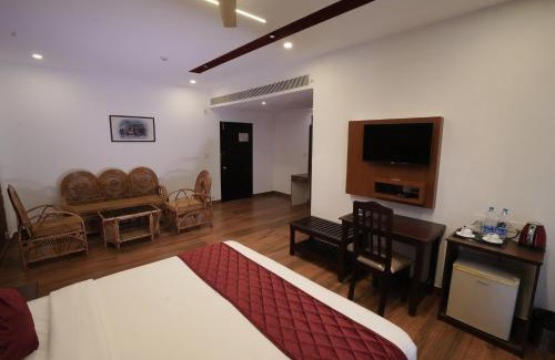 Chittilapilly Hotel | Nirmallyam Residency Hotel