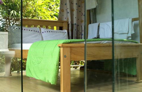 Entebbe Cabin | Nkofu Forest Cottage - Kitende