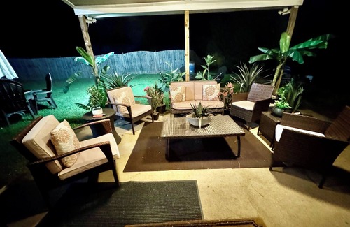 Covington House | nn"Experience Luxury 1-Bedroom Retreat in Covington with chef inspired kitchen.