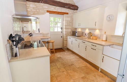 Chedworth House | NO 1 EASTINGTON, family friendly, with open fire in Northleach
